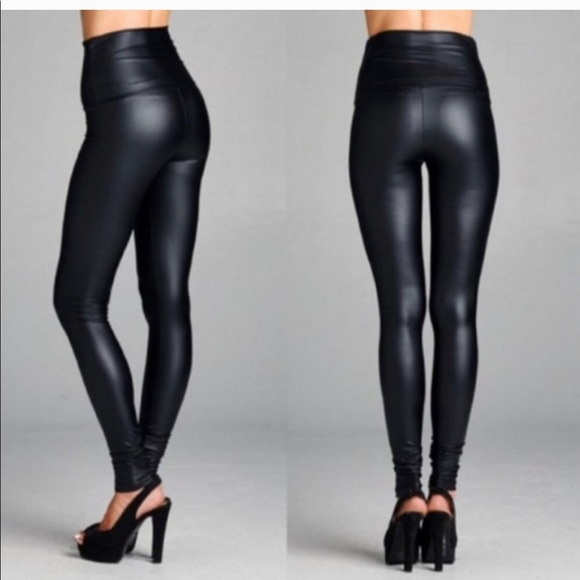 π₯SOLDπ€black faux leather Slick Leggingsβ€οΈ - Picture 3 of 4